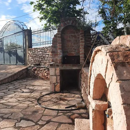 Ardiano Holiday home